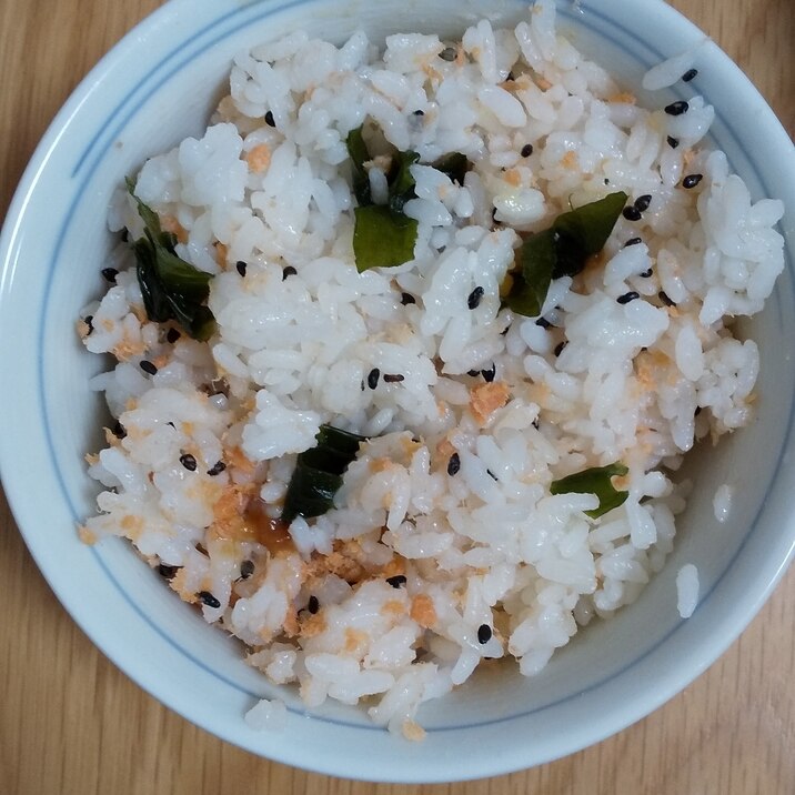 ピリ辛 からし鮭ワカメの混ぜご飯